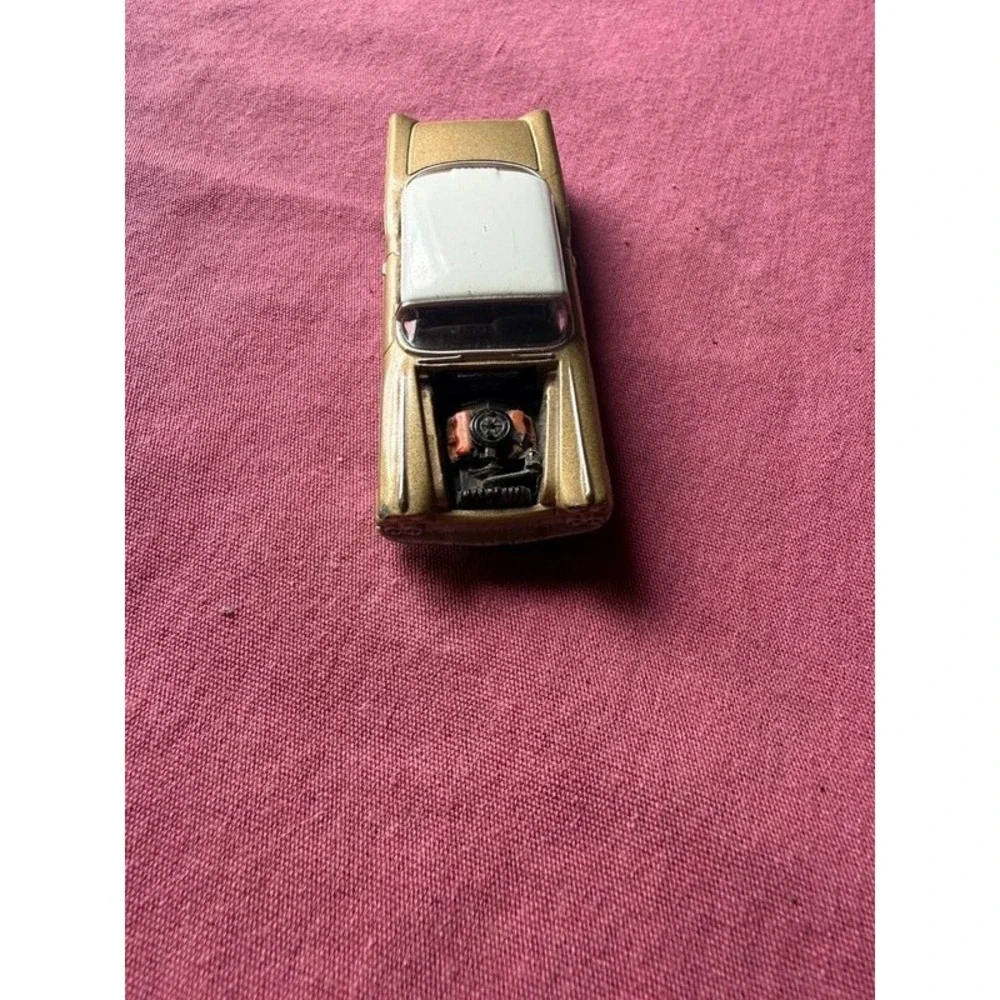 Vintage 2000 Johnny Lightning 1958 Chevy Impala Gold White Top Diecast Ca